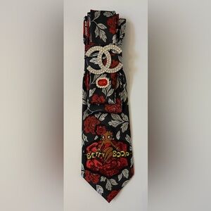 Chic Black and Red Floral Women's tie